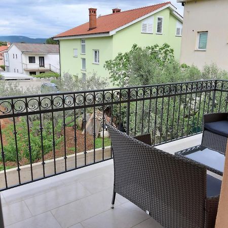 Apartments Leondori Krk Town Esterno foto